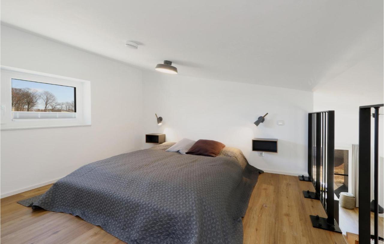 Beautiful Home In Lembruch-Duemmer See With Wifi Exterior photo