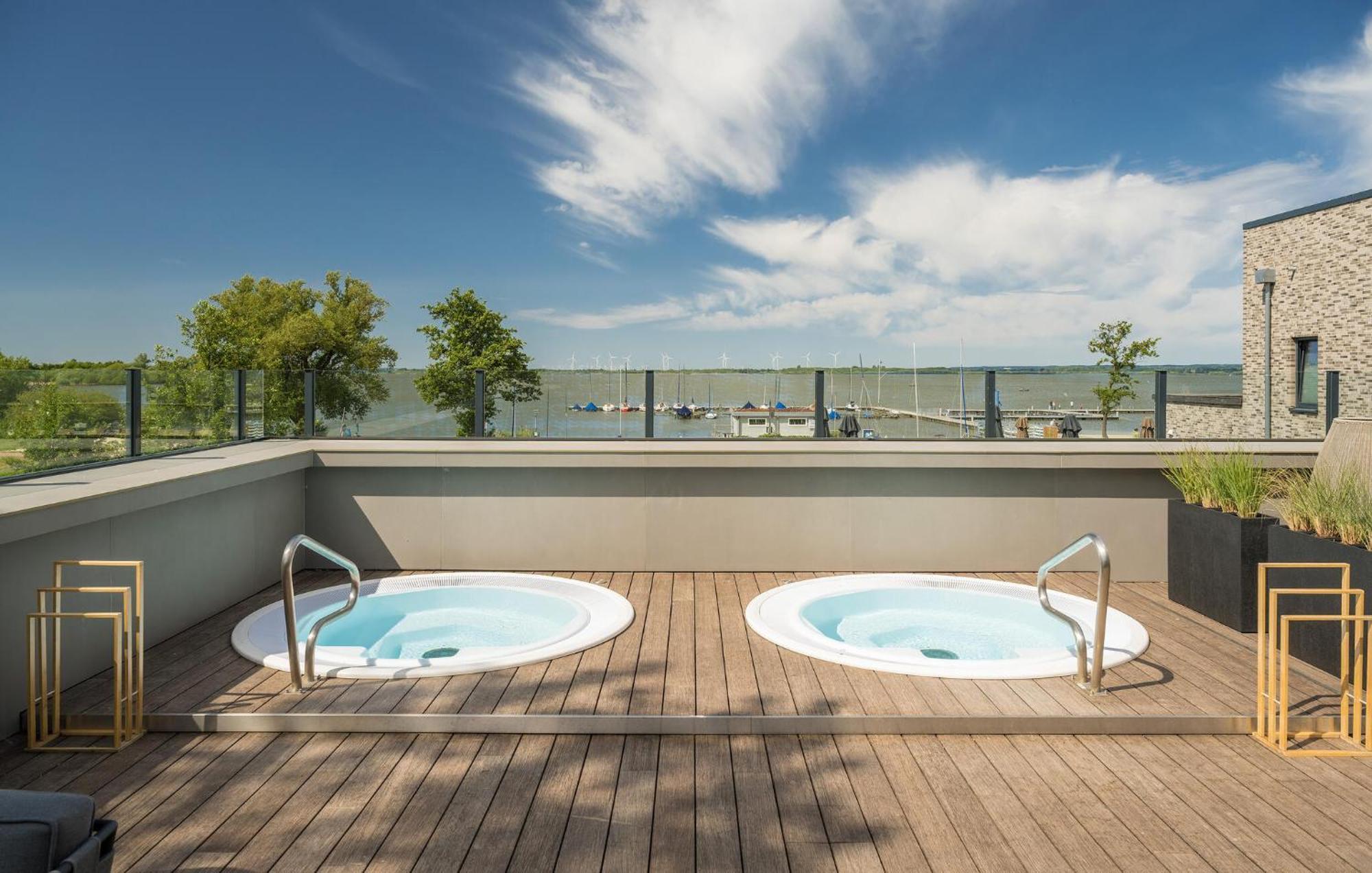 Beautiful Home In Lembruch-Duemmer See With Wifi Exterior photo